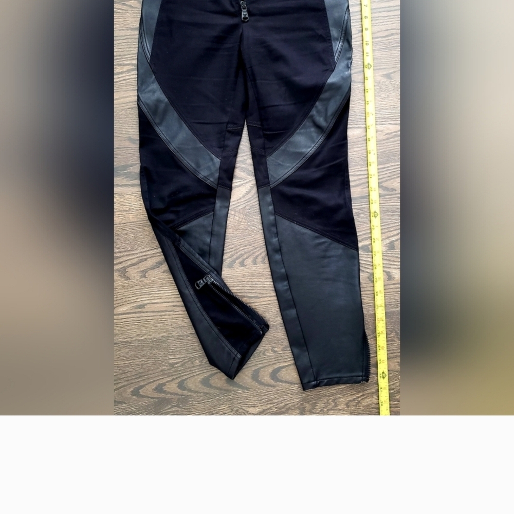 Black and Gray Women's Jeans